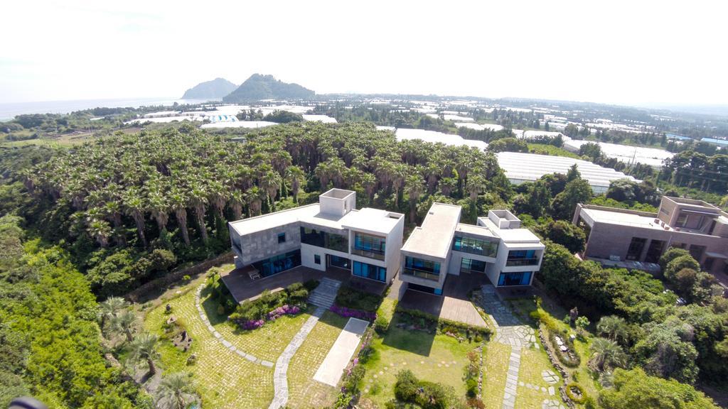 Cobeach Familiar Pension Seogwipo Exterior photo