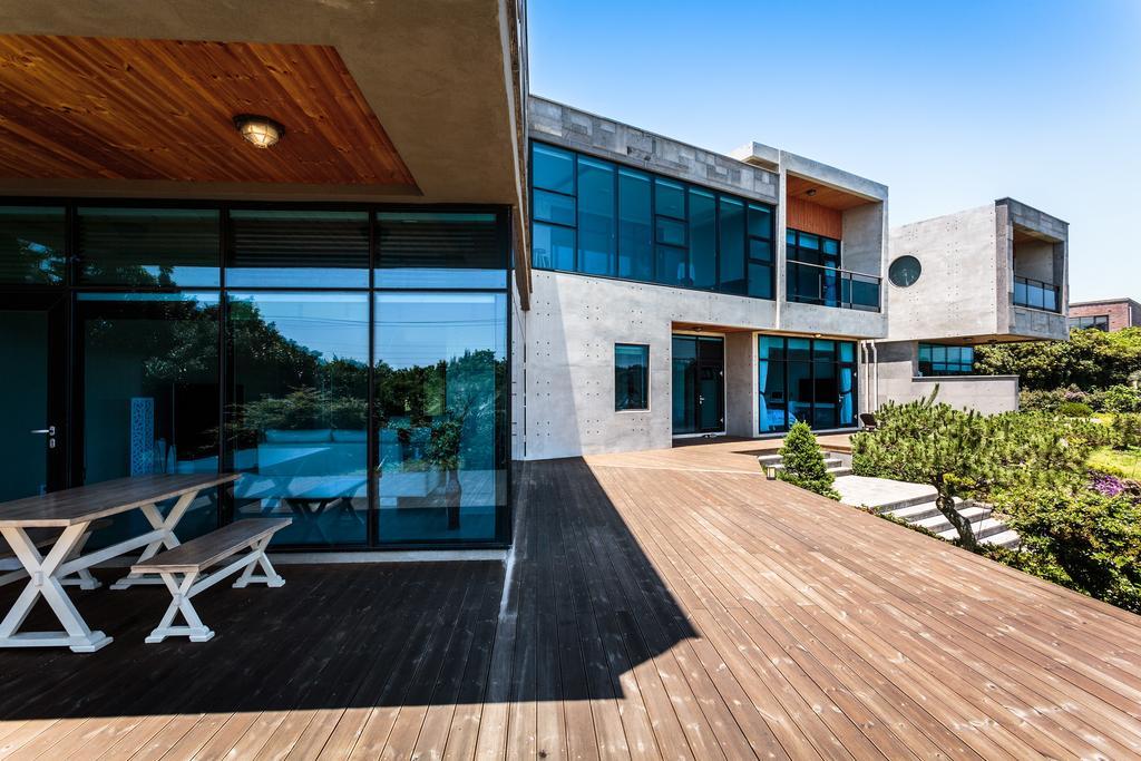 Cobeach Familiar Pension Seogwipo Exterior photo