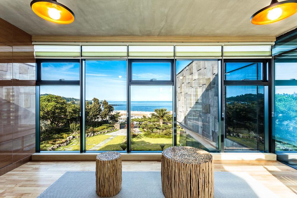 Cobeach Familiar Pension Seogwipo Exterior photo